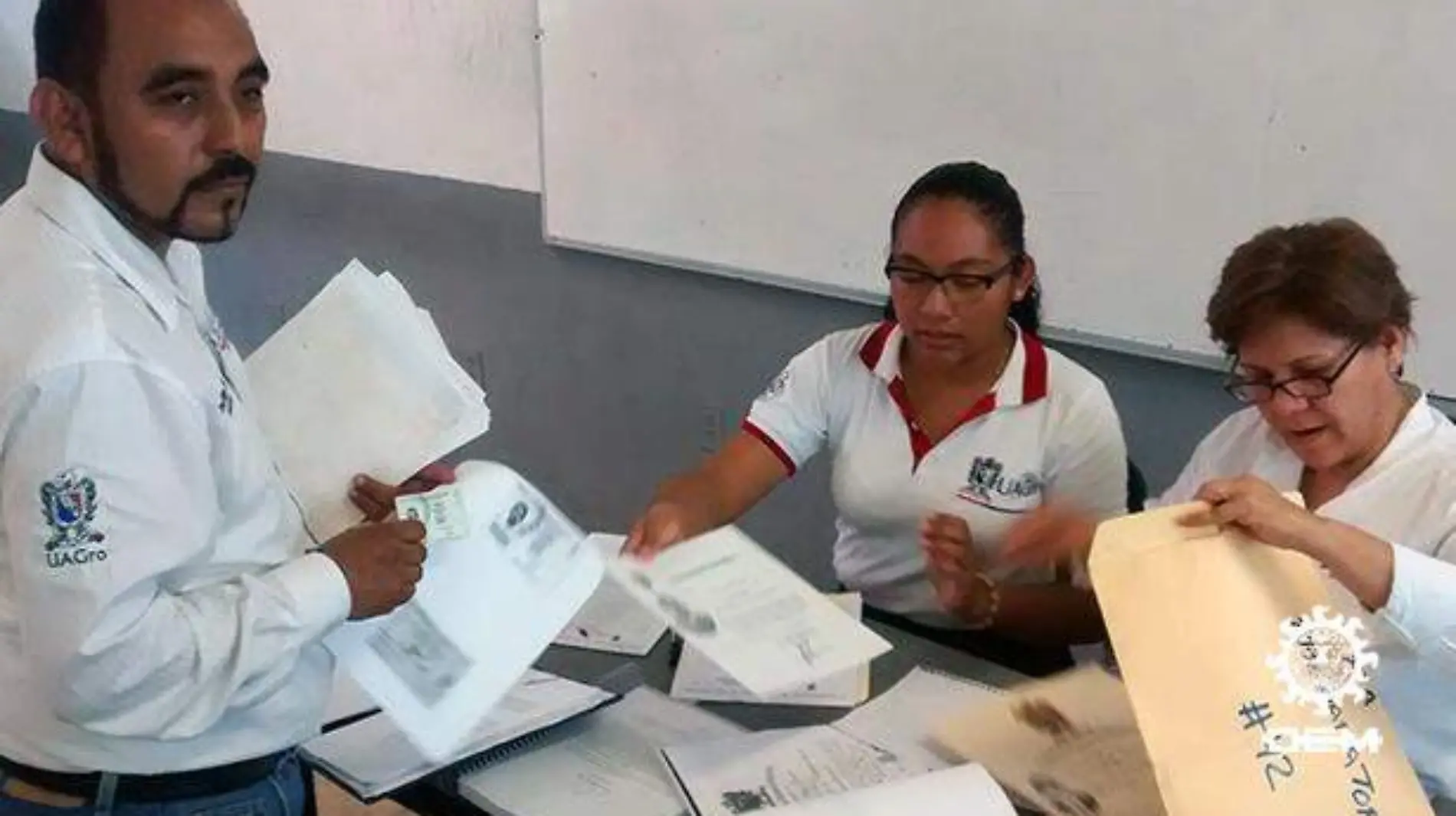 Zihuatanejo - sin incidentes el registro de directores en prepas